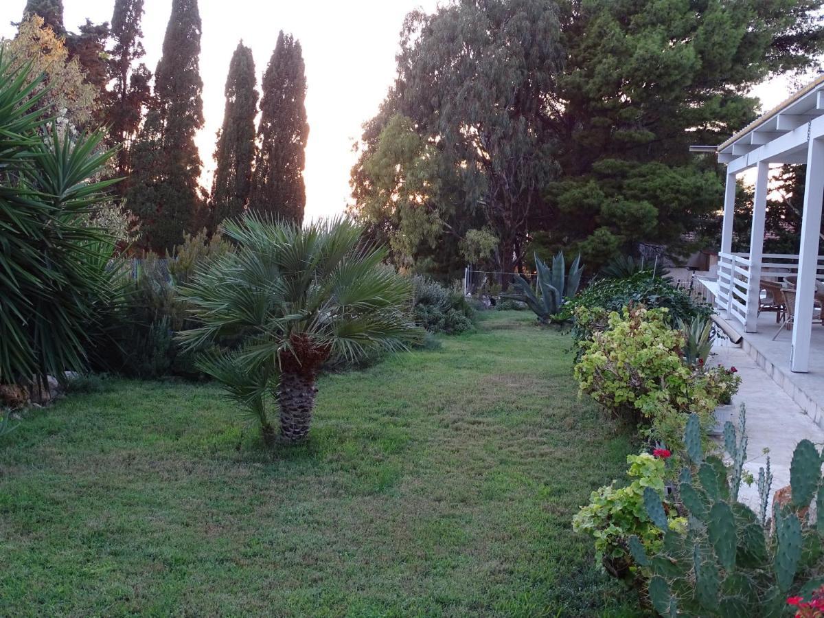 Guesthouse Anchise 38 Pizzolungo Exteriör bild